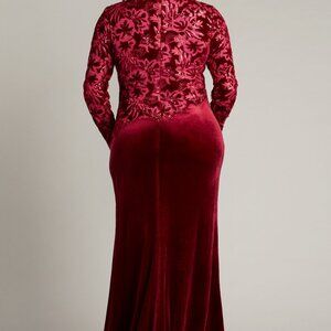 GATLIN SEQUIN BURNOUT VELVET GOWN - PLUS SIZE CCG16206LXYQ-RORED